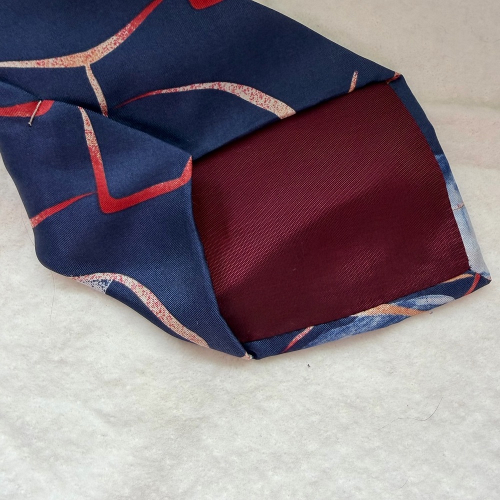 Vintage Beatles Silk Tie with Blue and Red Design - Picture 13 of 13